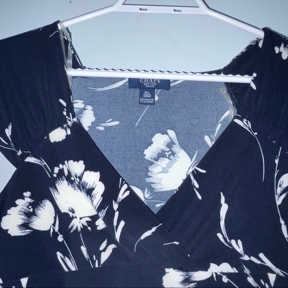 Blue Floral Chaps Blouse Sleeveless topv-neck - Picture 2 of 7